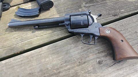 Ruger Super Blackhawk 44mag.