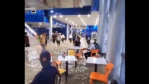 More Video of Dubai Flooding