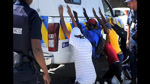 South Africa Cape Town - Extending lockdown could exhaust social tolerance, fuel civil unrest, crime (ZHA)