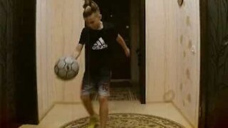 Amazing football freestyling skills 11-year old