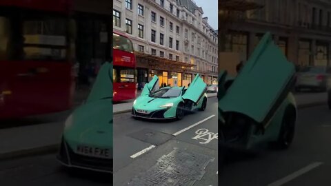 Driving with the doors up #mclaren #650s #tiffanyblue #doors #butterfly #supercar #london #crazy