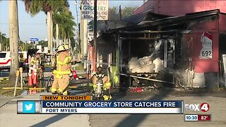 Community supports convenient store after it catches fire