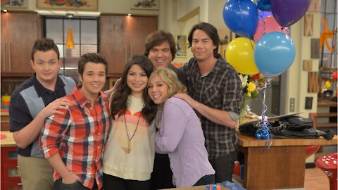 'iCarly' Is Getting A Remake