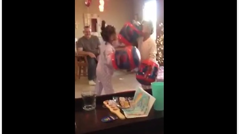 Fearless twin girls engage in epic boxing match