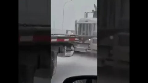 🚨 ALERT - Alberta Hired Citywide Towing To Tow The Trucks At The Border Crossing