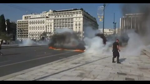 Θεσσαλονίκη , Αθήνα: Μικροεπεισόδια στην απεργιακή πορεία - ελάχιστα Μολότοφ και χημικά