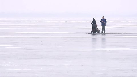 Man falls through ice on Jefferson County lake