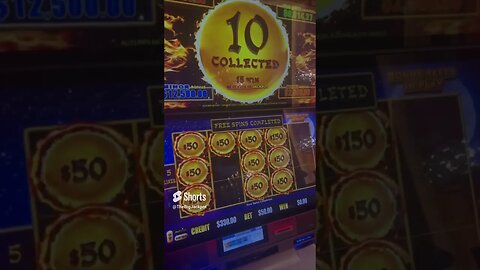 Tiniest Hands At The Casino Lands The Largest Jackpot #casino #lasvegas #slotmachines