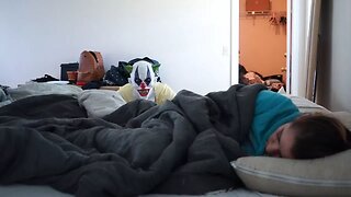 SCARY CLOWN PRANK ON GIRLFRIEND! (BOYFRIEND PRANKS GIRLFRIEND)