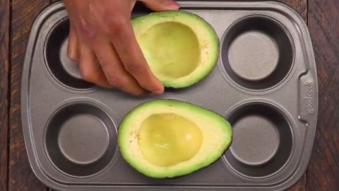 Baked Avocado Eggs