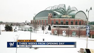 Brewers fans brace frigid temperatures ahead of Opening Day