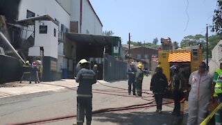 SOUTH AFRICA - Durban - Factory fire in Jacobs (Video) (z4q)