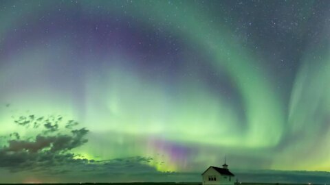 Here’s How To Get The Best View If You Want To See The Northern Lights In Canada Tonight