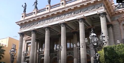 Strolling Around Union Plaza, Guanajuato, Mexico - LIVE MUSIC!