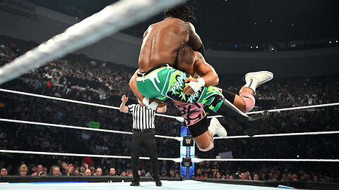 Bron Breakker vs. Cedric Alexander: SmackDown Duel! #shorts