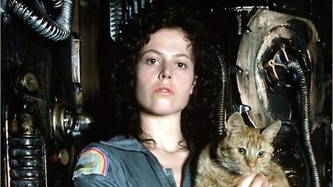 Sigourney Weaver Was In Audience Of A High School's Stage Version Of 'Alien'