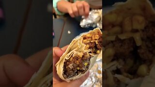 Guacamole Mexican Street Food Burrito 🌯