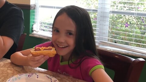 Rachel on Life: Twinkie Wiener Sandwhich