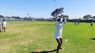 South Africa - Cape Town - Girls cricket festival (Video) (cBF)