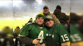 Teen from Spain travels to Wisconsin ahead of this weekend's Packers game