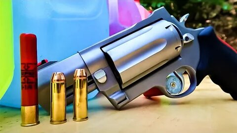 MEGA REVOLVER - 454 Casull vs 45 Colt vs 410 Slug [HOW MANY MILK JUGS???]