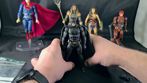 Bootleg Mafex Justice League Batman | Hankenstein's Bag of Bootleg Toys