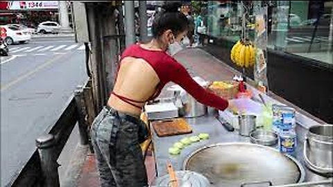 The hottest Roti Lady in Bangkok - Chocolate Roti _ Sala Daeng BTS Station #shorts