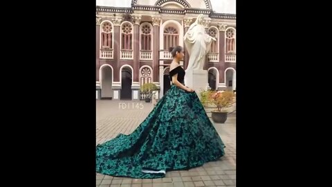Emerald Green Floral Prom Dresses Vintage Lace Ball GownsOff the shoulder lace ball gowns with velve
