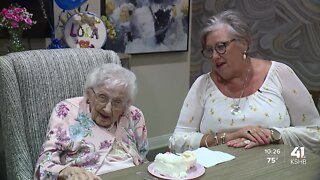 Woman celebrates 100th birthdayooo