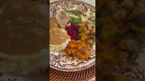 We had thanksgiving EARLY! Look at the food! 🤩 #shorts #vlog #family