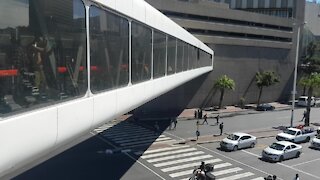 SOUTH AFRICA - Cape Town - Golden Acre elevated pedestrian walkway (Video) (8mi)