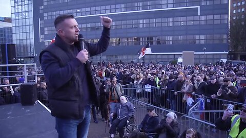 Tommy Robinson Leads Protest In Telford!