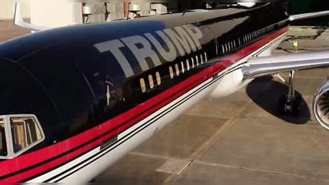 🇺🇸✈️🇺🇸 L’avion favori de Trump (Boeing 757) vient d’être rénové. Lisez et Regardez 🙏