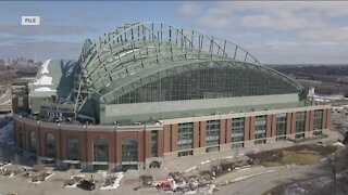 Milwaukee mayor makes pitch for 2021 MLB All-Star Game, cites city's history with 'Hammerin' Hank'