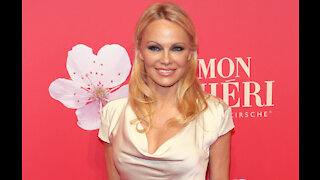 Pamela Anderson QUITS social media