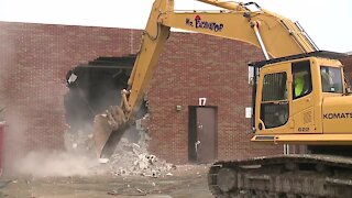 Old Richmond Hts High School demolished with wrecking ball
