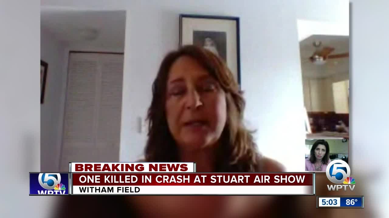 Woman witnesses plane go down