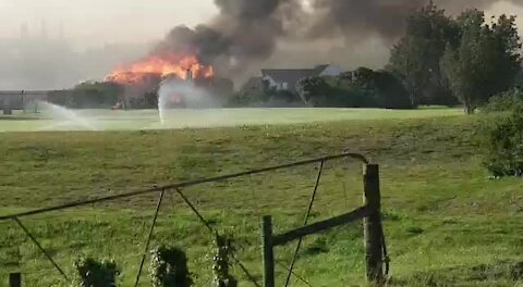 Eleven homes burning in St Francis Bay fire (TkC)