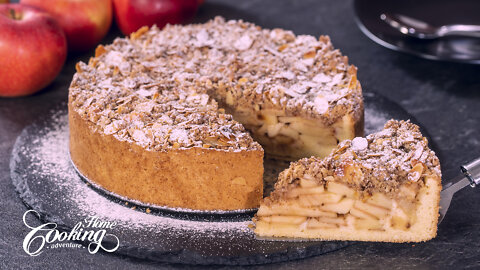 German Apple Streusel Cake -Apfelkuchen mit Streusel