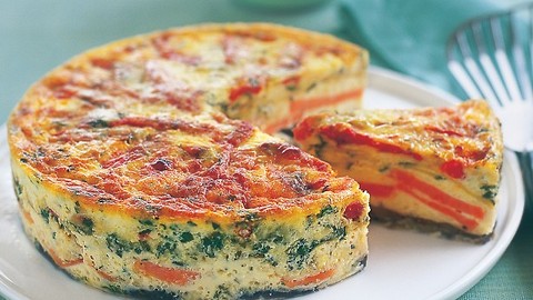 Cheesy frittata with a rich twist