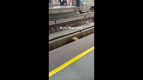 delhi metro ke kuch jimedar nagrik #nagrik #citylife #metro #dmrc #shorts #viral