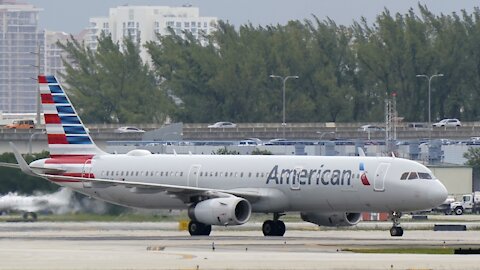 American Airlines Pilot: Masks 'Widely Disregarded' In The Cockpit