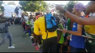 SOUTH AFRICA - Johannesburg Soweto Marathon (Video clips) (uAn)