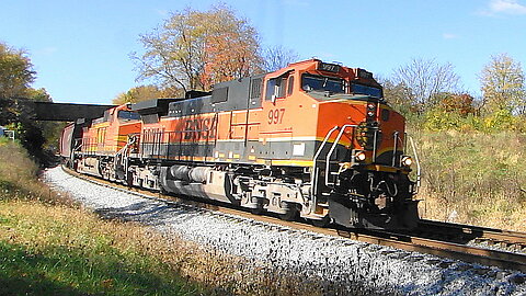 Rare BNSF H-1 Leading Grain Train 🌾🌾