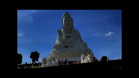 26 story temple in Chaing Rai Thailand - Wat Huay Pla Kung “the big Buddha of Chaing Rai”