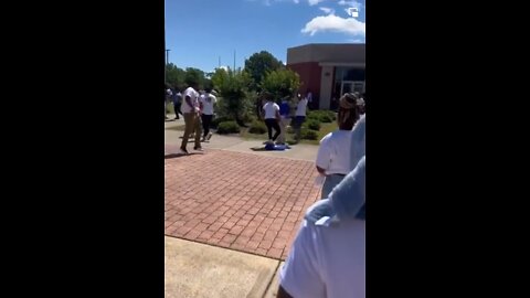 MASSIVE BRAWL AT MERIDIAN HIGH SCHOOL (MISSISSIPPI)