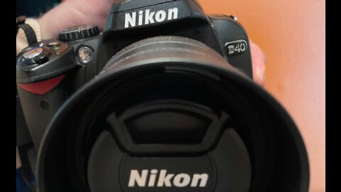 Is the Nikon D40 DSLR still viable for photography in 2022?
