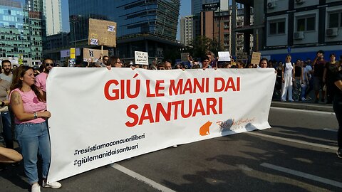 MILANO - 7 ottobre 2023 - Manifestazione GIU' LE MANI DAI SANTUARI