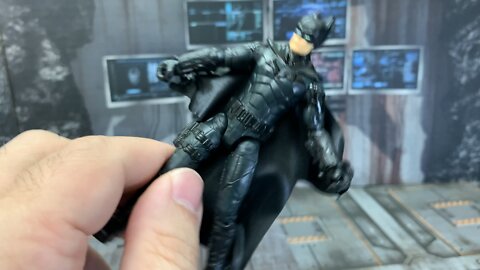 The Batman 2022 Movie Series 4-inch Action Figure Wingsuit Batman