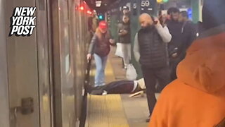 Impatient New Yorker drags body off subway car to get train moving